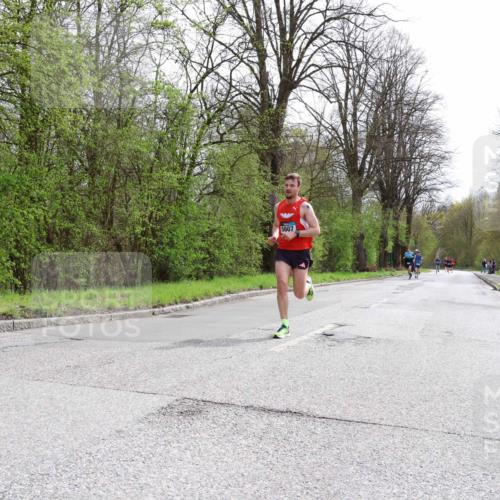 12.04.2026 - 45. Internationalen Wilhelmsburger Insellauf Yannick Fuchs http://msf.ph/oto/9502092 12.04.2026 12:43:44 Laufen 5607 meine-sportfotos.de