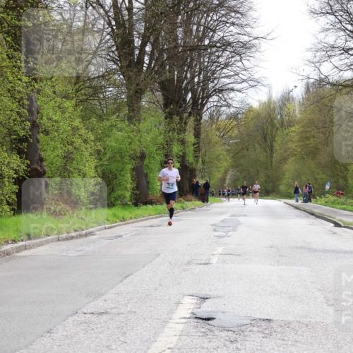 12.04.2026 - 45. Internationalen Wilhelmsburger Insellauf Yannick Fuchs http://msf.ph/oto/9502236 12.04.2026 12:44:31 Laufen 2378 meine-sportfotos.de