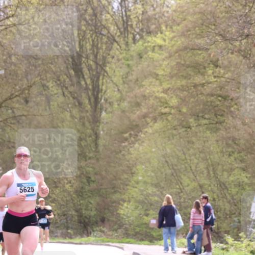 12.04.2026 - 45. Internationalen Wilhelmsburger Insellauf Yannick Fuchs http://msf.ph/oto/9502254 12.04.2026 12:44:40 Laufen 5625, 41 meine-sportfotos.de
