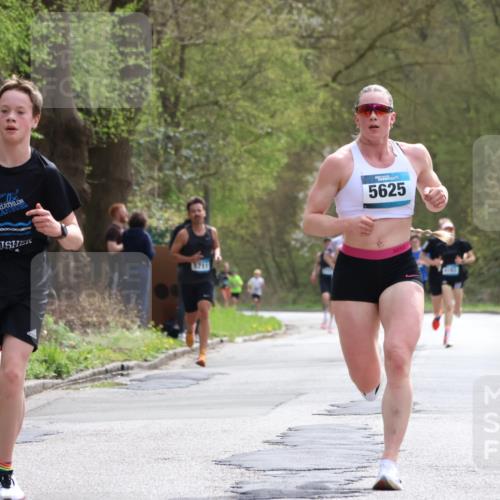 12.04.2026 - 45. Internationalen Wilhelmsburger Insellauf Yannick Fuchs http://msf.ph/oto/9502256 12.04.2026 12:44:41 Laufen 000000000, 5711, 5625 meine-sportfotos.de