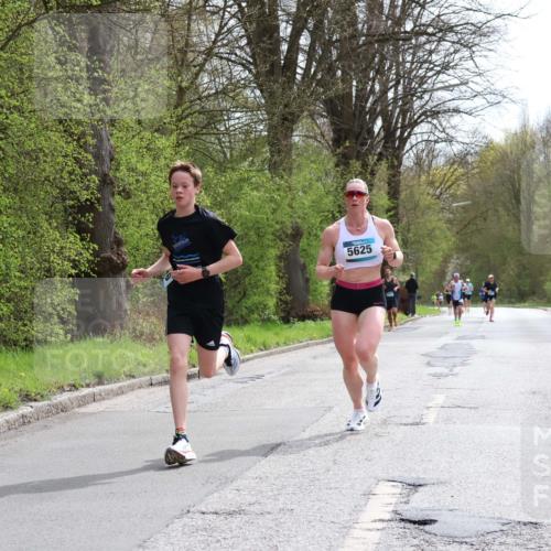 12.04.2026 - 45. Internationalen Wilhelmsburger Insellauf Yannick Fuchs http://msf.ph/oto/9502267 12.04.2026 12:44:44 Laufen 5625 meine-sportfotos.de