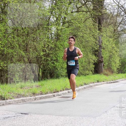 12.04.2026 - 45. Internationalen Wilhelmsburger Insellauf Yannick Fuchs http://msf.ph/oto/9502304 12.04.2026 12:44:52 Laufen 5711, 2218, 4183 meine-sportfotos.de