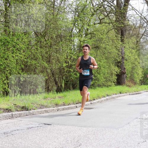 12.04.2026 - 45. Internationalen Wilhelmsburger Insellauf Yannick Fuchs http://msf.ph/oto/9502305 12.04.2026 12:44:52 Laufen 5711, 22, 4183 meine-sportfotos.de