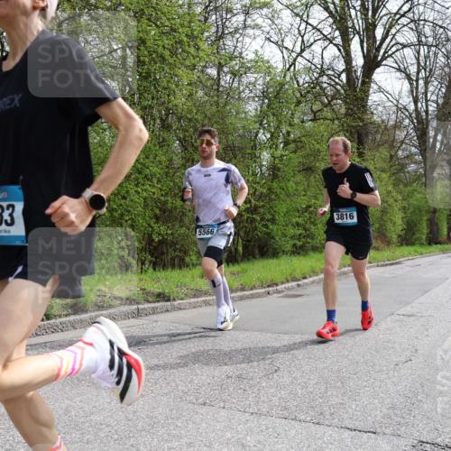12.04.2026 - 45. Internationalen Wilhelmsburger Insellauf Yannick Fuchs http://msf.ph/oto/9502327 12.04.2026 12:44:57 Laufen 183, 5566, 3816 meine-sportfotos.de