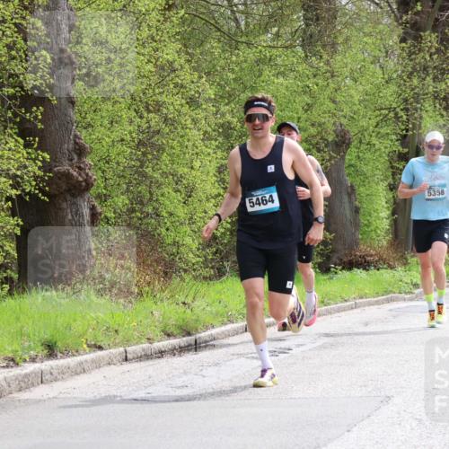 12.04.2026 - 45. Internationalen Wilhelmsburger Insellauf Yannick Fuchs http://msf.ph/oto/9502336 12.04.2026 12:45:00 Laufen 5464, 5358, 51 meine-sportfotos.de