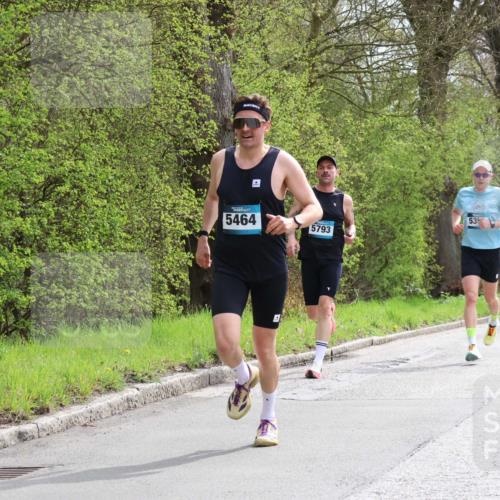 12.04.2026 - 45. Internationalen Wilhelmsburger Insellauf Yannick Fuchs http://msf.ph/oto/9502343 12.04.2026 12:45:01 Laufen 5464, 5793, 535, 5146 meine-sportfotos.de