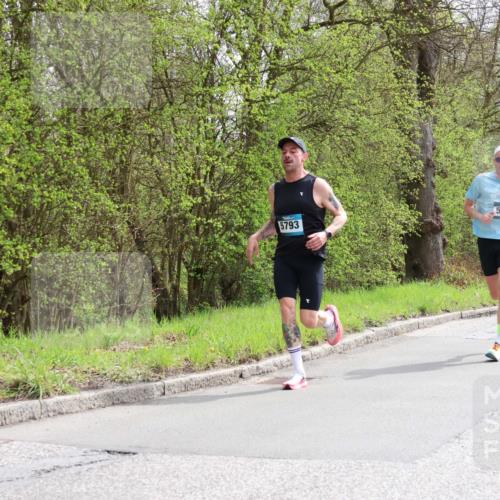 12.04.2026 - 45. Internationalen Wilhelmsburger Insellauf Yannick Fuchs http://msf.ph/oto/9502352 12.04.2026 12:45:03 Laufen 5358, 5793 meine-sportfotos.de
