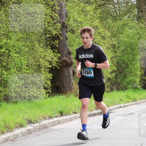 12.04.2026 - 45. Internationalen Wilhelmsburger Insellauf Yannick Fuchs http://msf.ph/oto/9502440 12.04.2026 12:45:27 Laufen 5280 meine-sportfotos.de