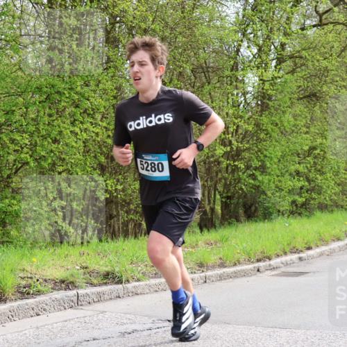 12.04.2026 - 45. Internationalen Wilhelmsburger Insellauf Yannick Fuchs http://msf.ph/oto/9502450 12.04.2026 12:45:29 Laufen 5280 meine-sportfotos.de