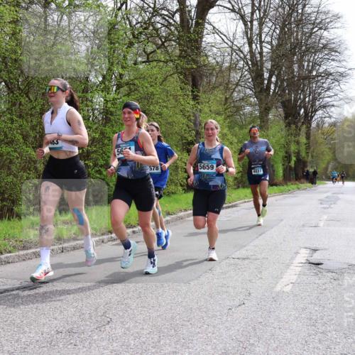 12.04.2026 - 45. Internationalen Wilhelmsburger Insellauf Yannick Fuchs http://msf.ph/oto/9502489 12.04.2026 12:45:37 Laufen 483, 56, 578, 5659, 4037 meine-sportfotos.de