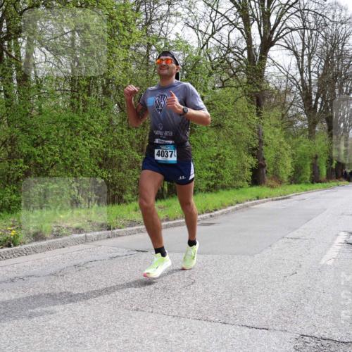 12.04.2026 - 45. Internationalen Wilhelmsburger Insellauf Yannick Fuchs http://msf.ph/oto/9502499 12.04.2026 12:45:38 Laufen 4037 meine-sportfotos.de