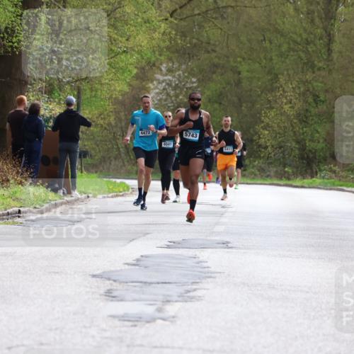 12.04.2026 - 45. Internationalen Wilhelmsburger Insellauf Yannick Fuchs http://msf.ph/oto/9502505 12.04.2026 12:45:42 Laufen 4472, 4041, 5743, 5411 meine-sportfotos.de