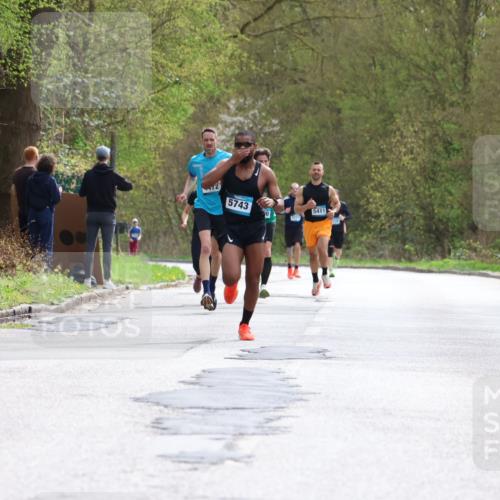 12.04.2026 - 45. Internationalen Wilhelmsburger Insellauf Yannick Fuchs http://msf.ph/oto/9502507 12.04.2026 12:45:44 Laufen 72, 5743, 5411 meine-sportfotos.de