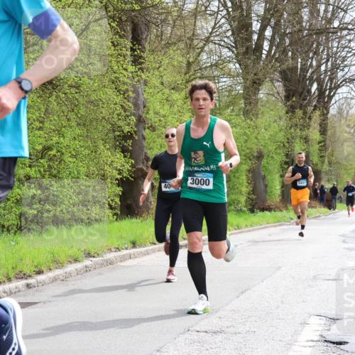 12.04.2026 - 45. Internationalen Wilhelmsburger Insellauf Yannick Fuchs http://msf.ph/oto/9502560 12.04.2026 12:45:57 Laufen 4472, 40, 3000, 5411 meine-sportfotos.de