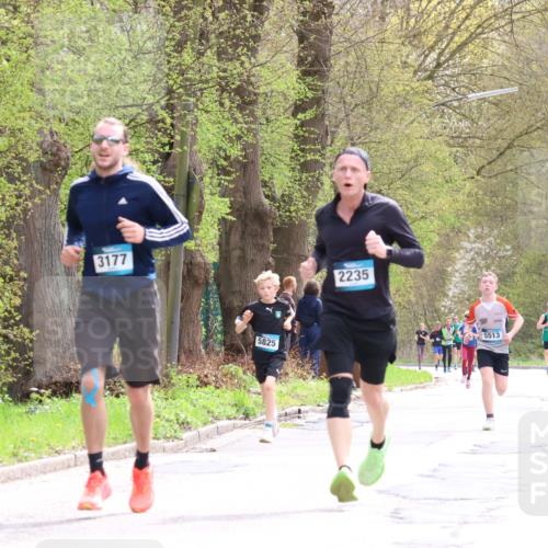 12.04.2026 - 45. Internationalen Wilhelmsburger Insellauf Yannick Fuchs http://msf.ph/oto/9502589 12.04.2026 12:46:05 Laufen 3177, 5825, 2235, 5513, 2820 meine-sportfotos.de