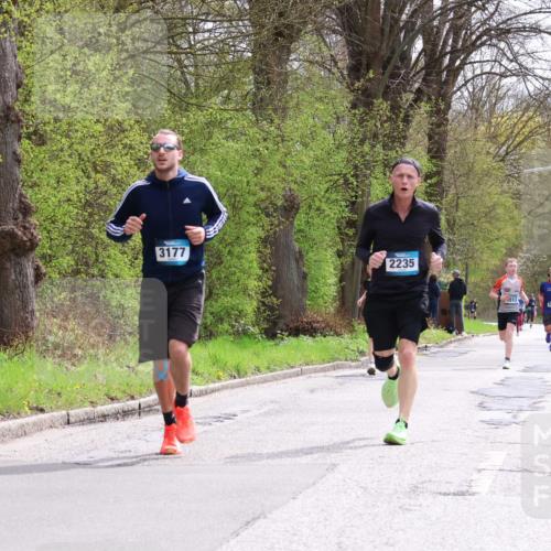 12.04.2026 - 45. Internationalen Wilhelmsburger Insellauf Yannick Fuchs http://msf.ph/oto/9502598 12.04.2026 12:46:06 Laufen 3177, 2235, 513, 2820 meine-sportfotos.de