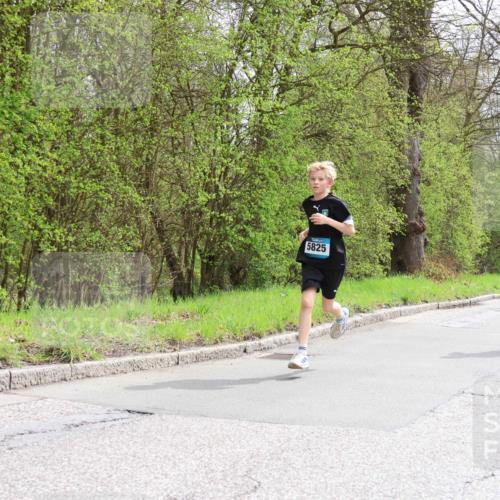 12.04.2026 - 45. Internationalen Wilhelmsburger Insellauf Yannick Fuchs http://msf.ph/oto/9502621 12.04.2026 12:46:12 Laufen 5825, 5513 meine-sportfotos.de
