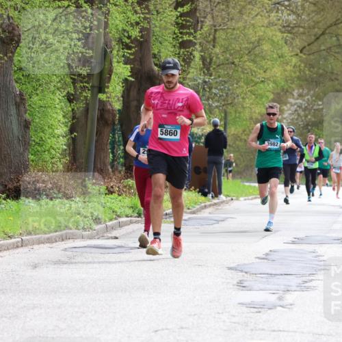 12.04.2026 - 45. Internationalen Wilhelmsburger Insellauf Yannick Fuchs http://msf.ph/oto/9502652 12.04.2026 12:46:20 Laufen 5860 meine-sportfotos.de