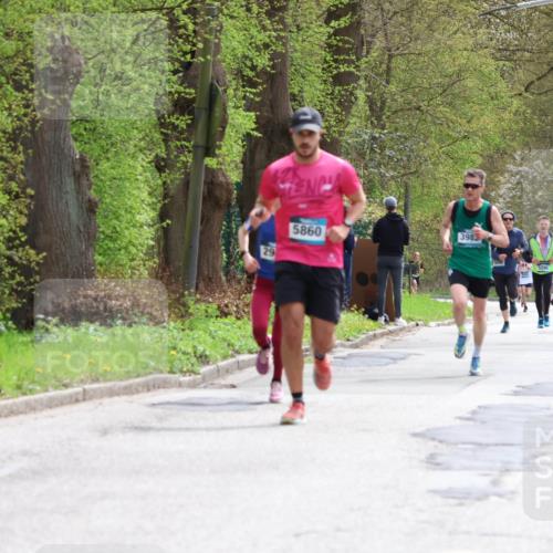 12.04.2026 - 45. Internationalen Wilhelmsburger Insellauf Yannick Fuchs http://msf.ph/oto/9502653 12.04.2026 12:46:20 Laufen 29, 5860, 398, 4676 meine-sportfotos.de