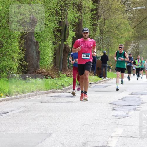 12.04.2026 - 45. Internationalen Wilhelmsburger Insellauf Yannick Fuchs http://msf.ph/oto/9502654 12.04.2026 12:46:21 Laufen 25, 5860, 39 meine-sportfotos.de