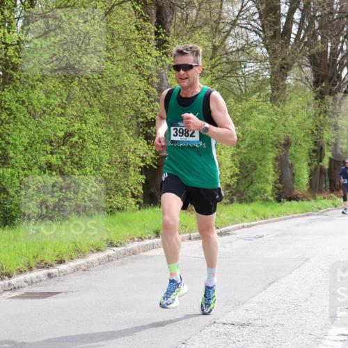 12.04.2026 - 45. Internationalen Wilhelmsburger Insellauf Yannick Fuchs http://msf.ph/oto/9502689 12.04.2026 12:46:29 Laufen 3982 meine-sportfotos.de