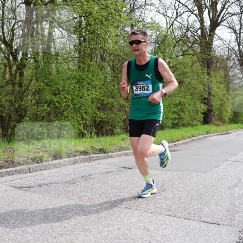 12.04.2026 - 45. Internationalen Wilhelmsburger Insellauf Yannick Fuchs http://msf.ph/oto/9502695 12.04.2026 12:46:30 Laufen 3982 meine-sportfotos.de