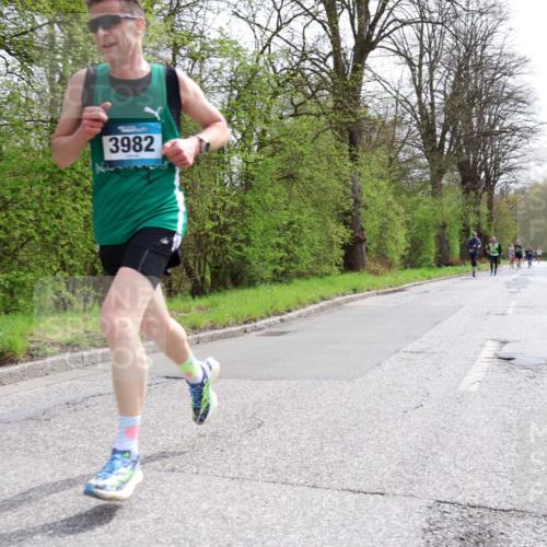 12.04.2026 - 45. Internationalen Wilhelmsburger Insellauf Yannick Fuchs http://msf.ph/oto/9502696 12.04.2026 12:46:30 Laufen 3982 meine-sportfotos.de
