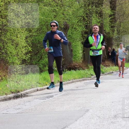 12.04.2026 - 45. Internationalen Wilhelmsburger Insellauf Yannick Fuchs http://msf.ph/oto/9502704 12.04.2026 12:46:33 Laufen 595, 5296, 4079, 4678, 5809 meine-sportfotos.de