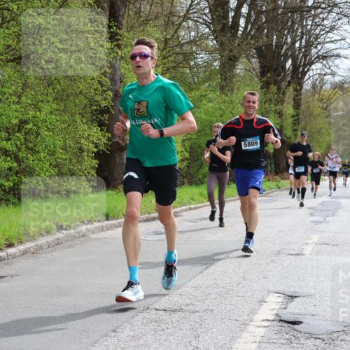 12.04.2026 - 45. Internationalen Wilhelmsburger Insellauf Yannick Fuchs http://msf.ph/oto/9502742 12.04.2026 12:46:42 Laufen 5809, 2017 meine-sportfotos.de
