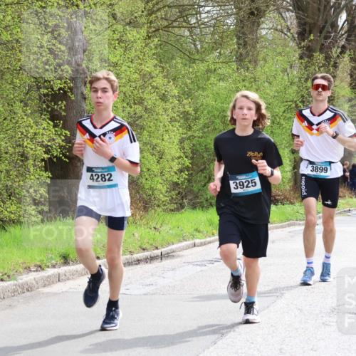 12.04.2026 - 45. Internationalen Wilhelmsburger Insellauf Yannick Fuchs http://msf.ph/oto/9502764 12.04.2026 12:46:48 Laufen 4282, 3925, 3899, 3404 meine-sportfotos.de