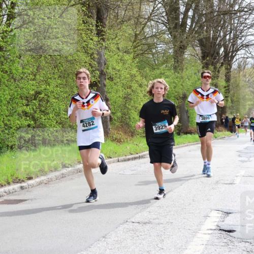 12.04.2026 - 45. Internationalen Wilhelmsburger Insellauf Yannick Fuchs http://msf.ph/oto/9502766 12.04.2026 12:46:48 Laufen 4282, 3899, 3925 meine-sportfotos.de