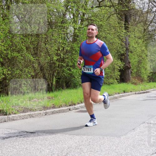 12.04.2026 - 45. Internationalen Wilhelmsburger Insellauf Yannick Fuchs http://msf.ph/oto/9502865 12.04.2026 12:47:14 Laufen 5797, 5361 meine-sportfotos.de