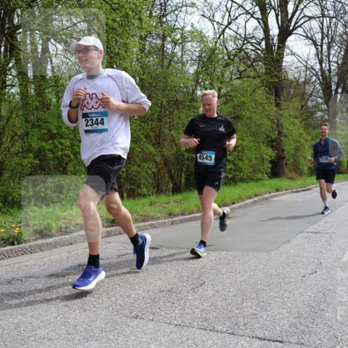 12.04.2026 - 45. Internationalen Wilhelmsburger Insellauf Yannick Fuchs http://msf.ph/oto/9502881 12.04.2026 12:47:18 Laufen 2344, 4545, 4728 meine-sportfotos.de