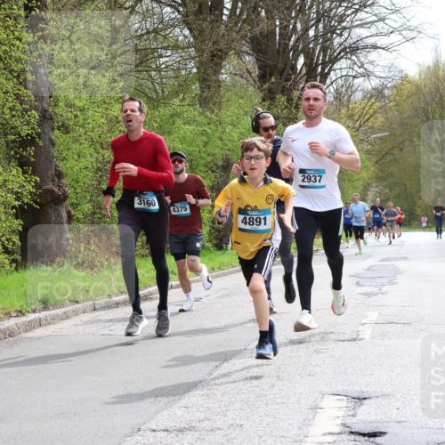 12.04.2026 - 45. Internationalen Wilhelmsburger Insellauf Yannick Fuchs http://msf.ph/oto/9503036 12.04.2026 12:47:59 Laufen 3160, 4375, 4891, 2937 meine-sportfotos.de