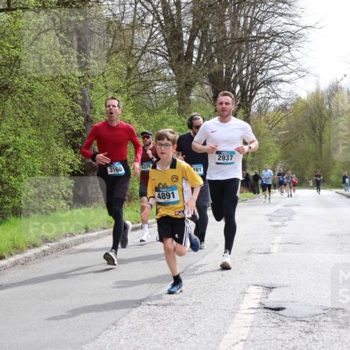 12.04.2026 - 45. Internationalen Wilhelmsburger Insellauf Yannick Fuchs http://msf.ph/oto/9503039 12.04.2026 12:47:59 Laufen 3160, 4375, 4891, 191, 2937 meine-sportfotos.de