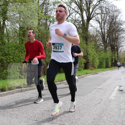 12.04.2026 - 45. Internationalen Wilhelmsburger Insellauf Yannick Fuchs http://msf.ph/oto/9503048 12.04.2026 12:48:01 Laufen 2937 meine-sportfotos.de