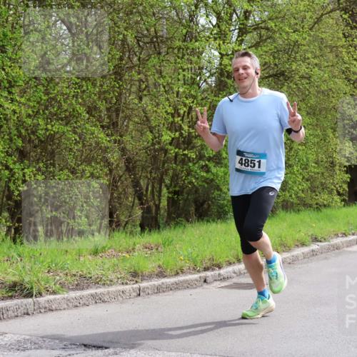 12.04.2026 - 45. Internationalen Wilhelmsburger Insellauf Yannick Fuchs http://msf.ph/oto/9503057 12.04.2026 12:48:09 Laufen 4851 meine-sportfotos.de