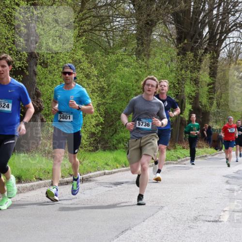 12.04.2026 - 45. Internationalen Wilhelmsburger Insellauf Yannick Fuchs http://msf.ph/oto/9503069 12.04.2026 12:48:12 Laufen 2624, 5801, 5736, 3921, 4879 meine-sportfotos.de