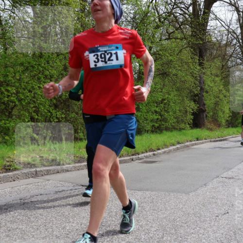 12.04.2026 - 45. Internationalen Wilhelmsburger Insellauf Yannick Fuchs http://msf.ph/oto/9503107 12.04.2026 12:48:19 Laufen 3921 meine-sportfotos.de