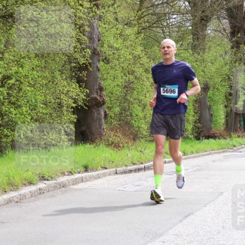 12.04.2026 - 45. Internationalen Wilhelmsburger Insellauf Yannick Fuchs http://msf.ph/oto/9503125 12.04.2026 12:48:23 Laufen 5696, 3227 meine-sportfotos.de