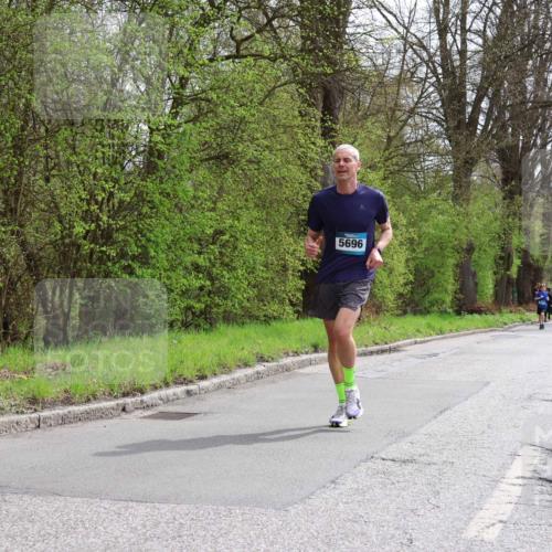 12.04.2026 - 45. Internationalen Wilhelmsburger Insellauf Yannick Fuchs http://msf.ph/oto/9503130 12.04.2026 12:48:24 Laufen 5696 meine-sportfotos.de