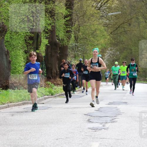 12.04.2026 - 45. Internationalen Wilhelmsburger Insellauf Yannick Fuchs http://msf.ph/oto/9503147 12.04.2026 12:48:28 Laufen 5143, 4455, 5227, 4658, 4823, 4938, 5630, 4932 meine-sportfotos.de