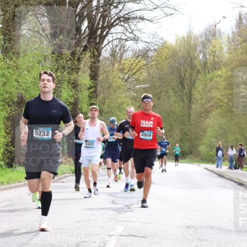 12.04.2026 - 45. Internationalen Wilhelmsburger Insellauf Yannick Fuchs http://msf.ph/oto/9503216 12.04.2026 12:48:47 Laufen 5232, 4959, 459, 9757, 5322 meine-sportfotos.de