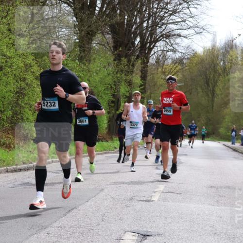 12.04.2026 - 45. Internationalen Wilhelmsburger Insellauf Yannick Fuchs http://msf.ph/oto/9503222 12.04.2026 12:48:48 Laufen 5232, 3661, 315, 5322, 4959 meine-sportfotos.de