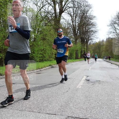 12.04.2026 - 45. Internationalen Wilhelmsburger Insellauf Yannick Fuchs http://msf.ph/oto/9503288 12.04.2026 12:49:02 Laufen 54, 5016 meine-sportfotos.de