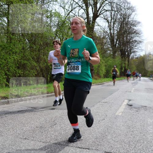 12.04.2026 - 45. Internationalen Wilhelmsburger Insellauf Yannick Fuchs http://msf.ph/oto/9503321 12.04.2026 12:49:09 Laufen 4924, 3088 meine-sportfotos.de