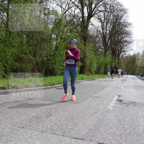12.04.2026 - 45. Internationalen Wilhelmsburger Insellauf Yannick Fuchs http://msf.ph/oto/9503412 12.04.2026 12:49:34 Laufen 4822 meine-sportfotos.de