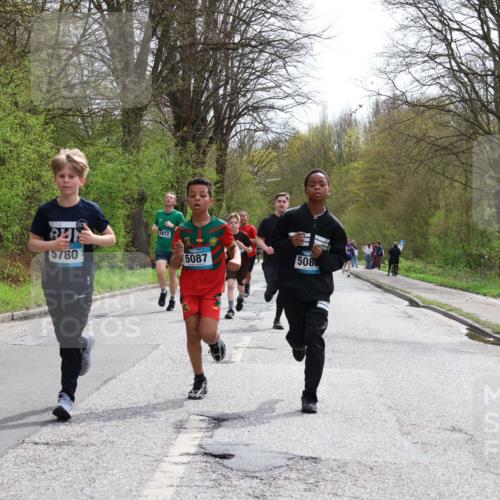 12.04.2026 - 45. Internationalen Wilhelmsburger Insellauf Yannick Fuchs http://msf.ph/oto/9503551 12.04.2026 12:50:11 Laufen 5114, 024, 5780, 3972, 5087, 508 meine-sportfotos.de