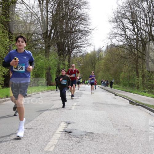 12.04.2026 - 45. Internationalen Wilhelmsburger Insellauf Yannick Fuchs http://msf.ph/oto/9503599 12.04.2026 12:50:20 Laufen 4859, 5094, 5145 meine-sportfotos.de