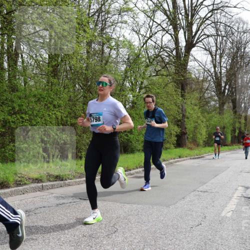 12.04.2026 - 45. Internationalen Wilhelmsburger Insellauf Yannick Fuchs http://msf.ph/oto/9503652 12.04.2026 12:50:30 Laufen 5798, 544 meine-sportfotos.de